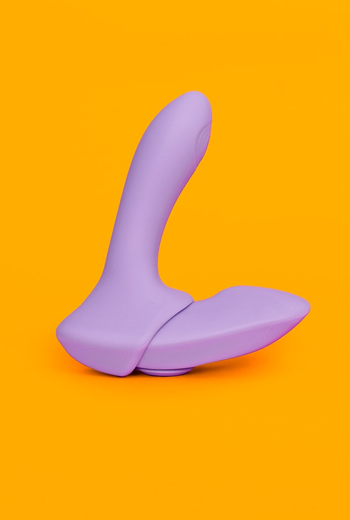 Calcinha vibratória Fit2, com controle remoto para casais, foto lateral, encaixada de lado | Sex Shop Produtos Eróticos Online pantynova